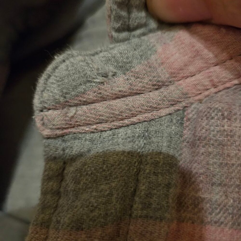 Faherty women's pink and gray reversible flannel shirt - Picture 5 of 7